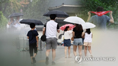 태풍 지나간 뒤 당분간 30도 안팎 더위…내륙에는 소나기. [연합뉴스]